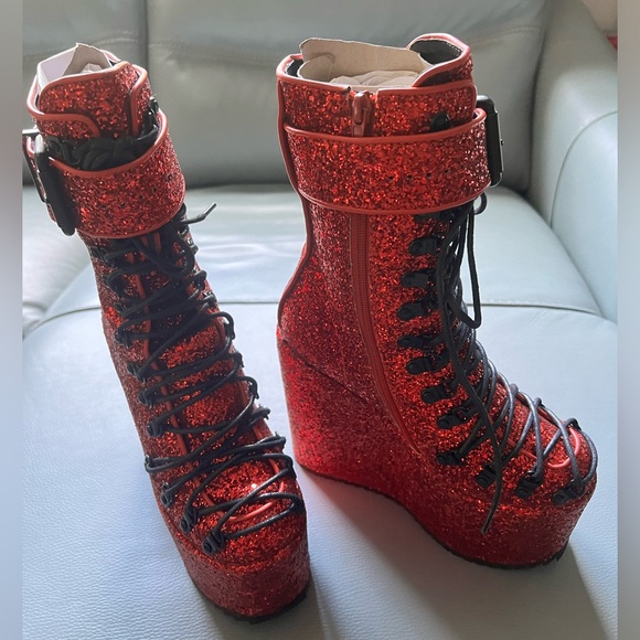 Red Glitter Traitor Boots Size 7 - Picture 3 of 6
